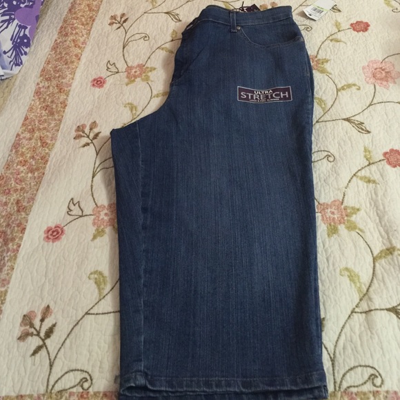 Gloria Vanderbilt Denim - NWT Capris