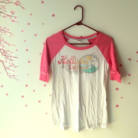 Quarter length sleeve Tee