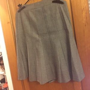 Loft pleated lined gray skirt.