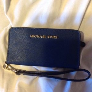 SOLD💥 Michael Kors Slim-tech wallet (navy blue)