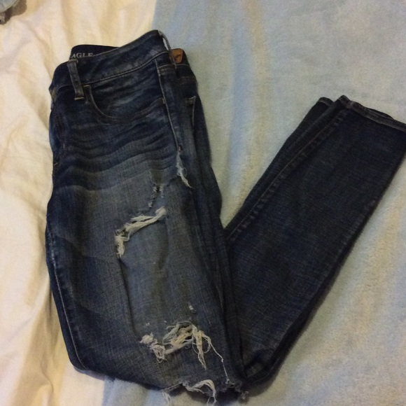 American Eagle Outfitters Denim - Ripped Jean 😍