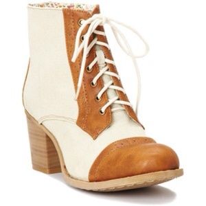 👢🎆Bucco Kortnea booties🎆👢