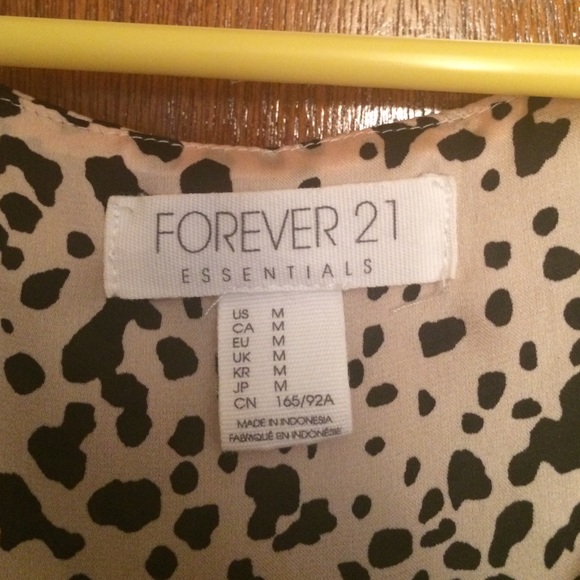 Short casual dress - Picture 3 of 3