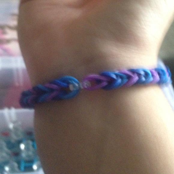 Rainbow loom fishtail rubber band bracelet - Picture 2 of 4