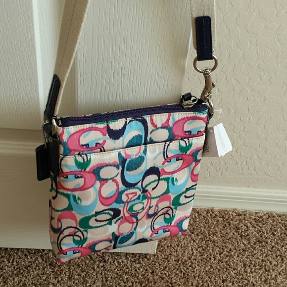 •● COACH ●• - Picture 4 of 4