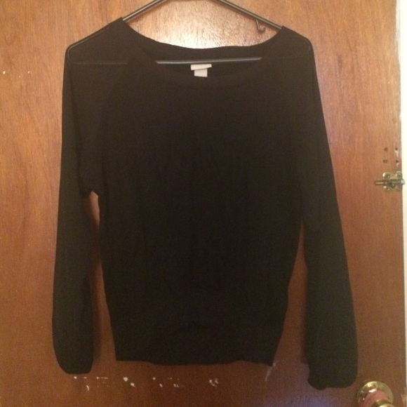 Sweatshirt. - Picture 1 of 4
