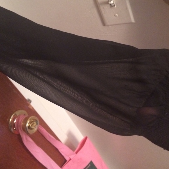 Sweatshirt. - Picture 2 of 4