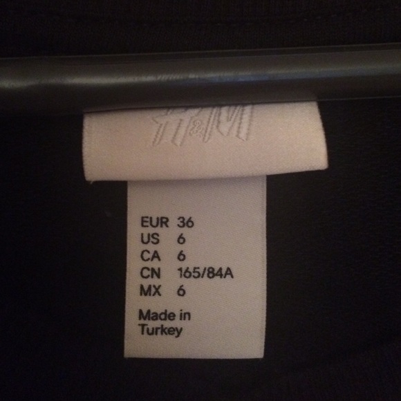 Sweatshirt. - Picture 3 of 4