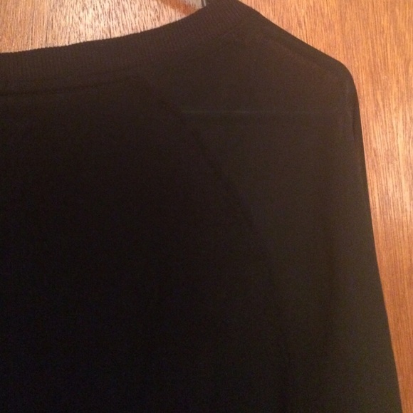 Sweatshirt. - Picture 4 of 4