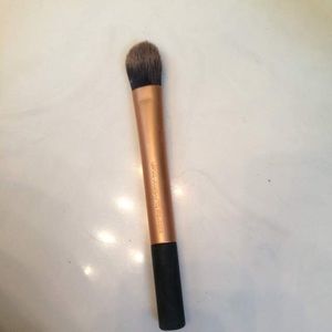 Real techniques foundation brush