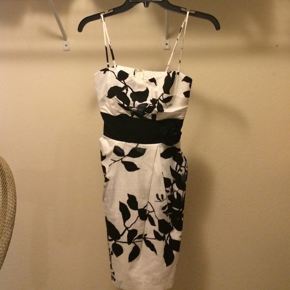 Dress - Picture 1 of 1