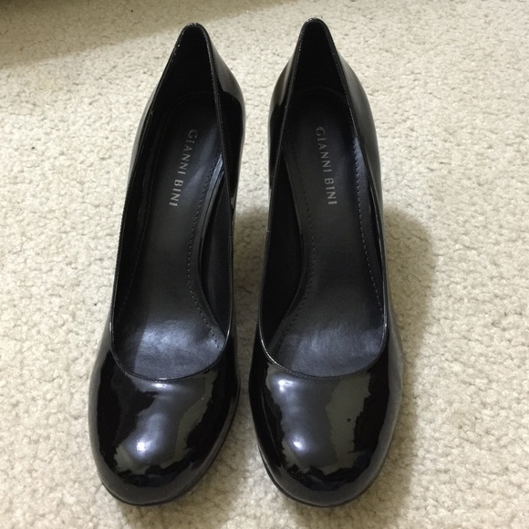 Patent black 8.5 heels