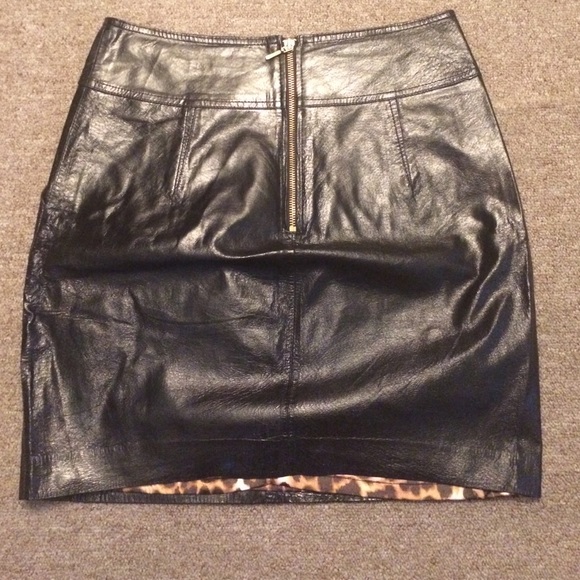 Leather skirt. - Picture 2 of 4