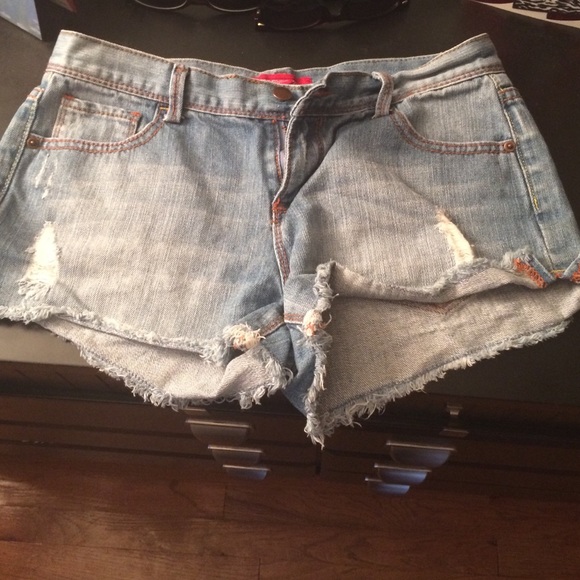 Denim shorts. - Picture 1 of 3