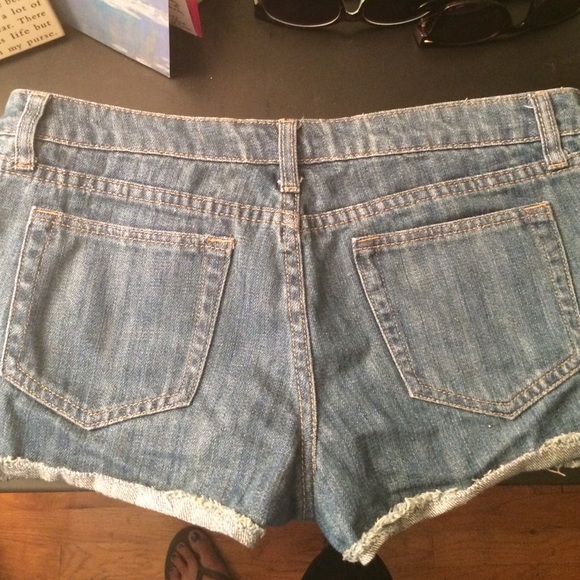 Denim shorts. - Picture 3 of 3