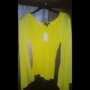 Bebe.   💛   Blouse