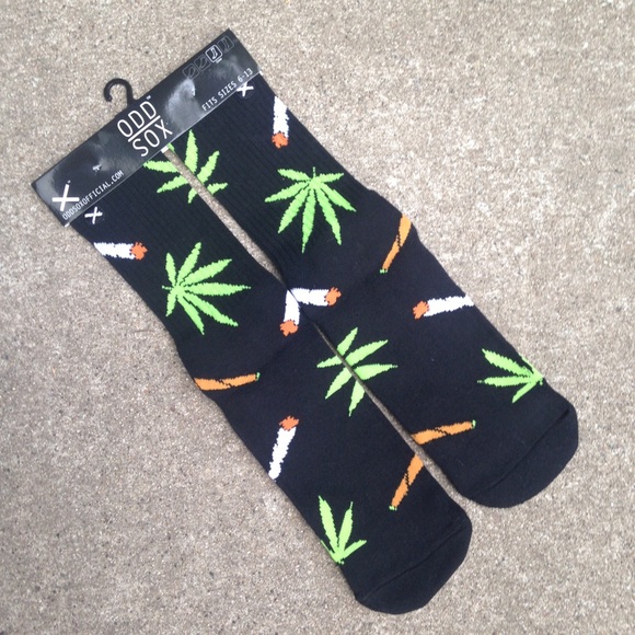 Odd sox Accessories - NWT odd sox weedles socks pot leaf mary jane