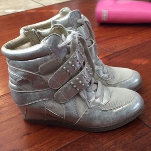Steve Madden wedge sneakers size 5 in kids