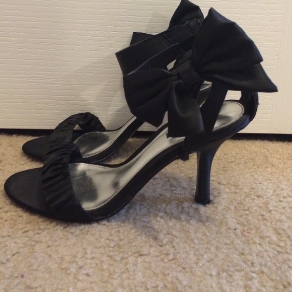 Heels - Picture 2 of 2