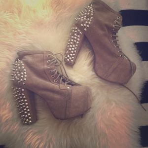 Studded suede Litas