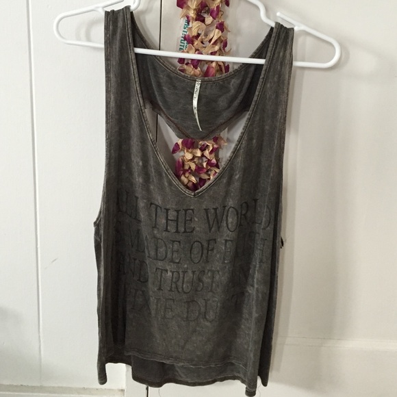 $10 🅿️🅿️ heart cut out tank