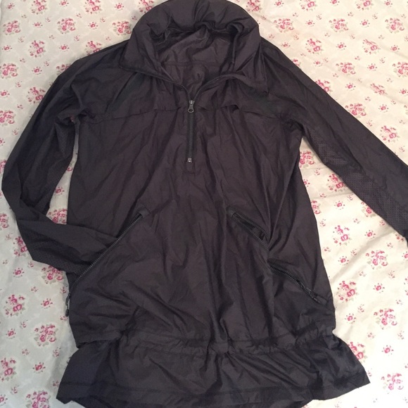 🍋Lululemon Miss Misty Pullover in black size 6