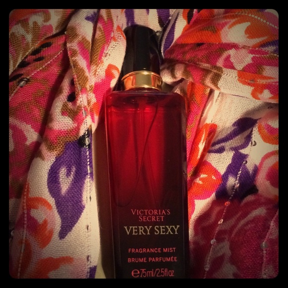 Fragrance mist: Very Sexy.