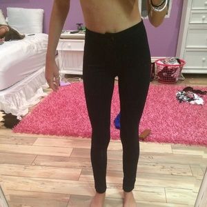 black jegging pants