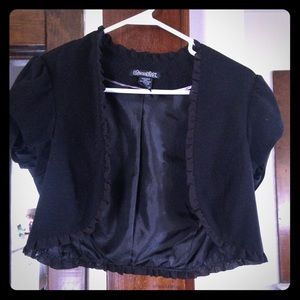 Cap sleeve black cropped jacket