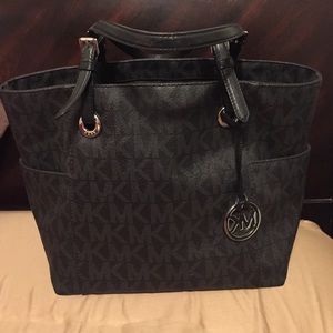 MICHAEL MICHAEL KORS
JET SET LOGO TOTE