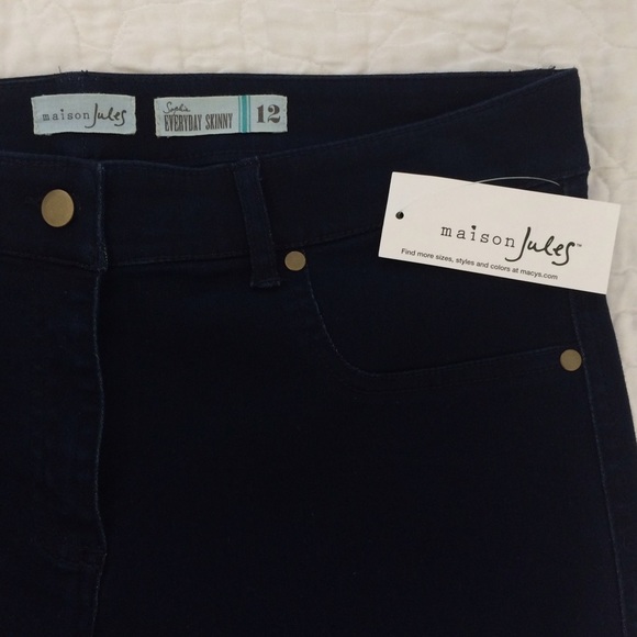 💋💋💋Maison Jules Navy Skinny Jeans
