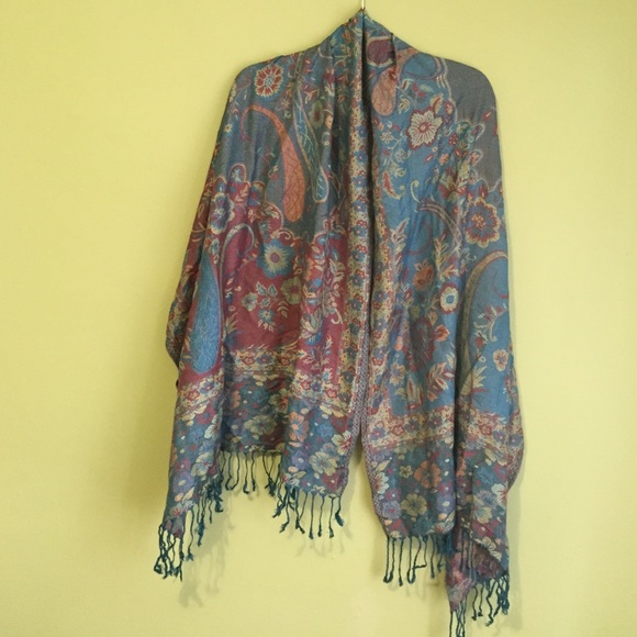 Accessories - Beautiful Arabic scarf