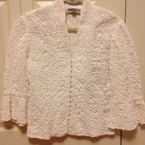 ELEGANT WHITE TOP!!