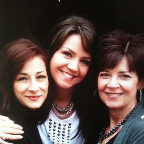 ❤️WELCOME TO MY CLOSET! I'm happy to meet you!❤️ - Picture 2 of 8