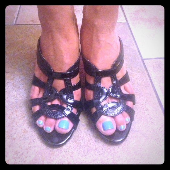 Brand new-open back heals