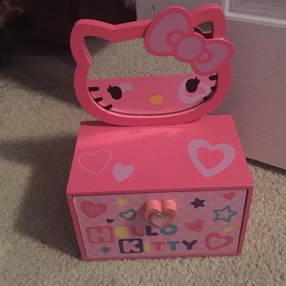 Box - Picture 1 of 1