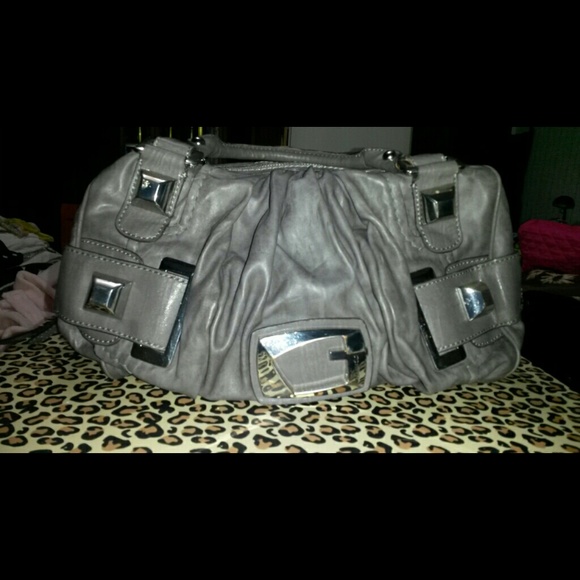 Guess handbag ( reserved )