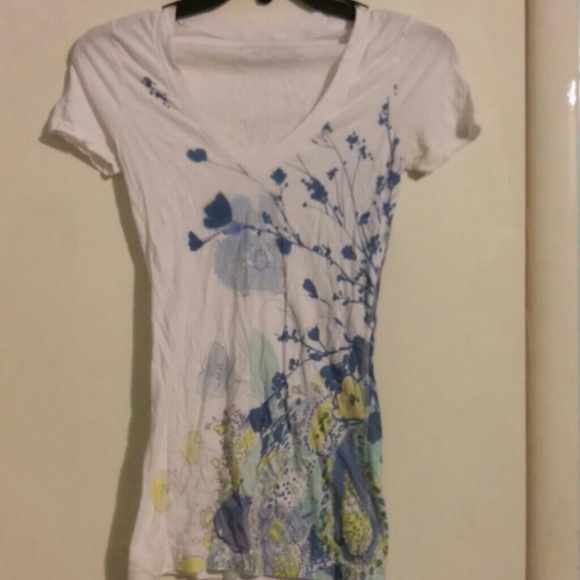 American Eagle V-neck