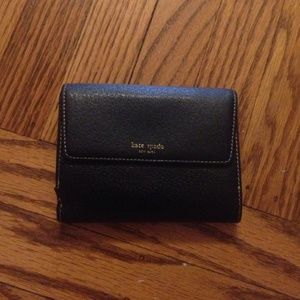 Kate Spade Wallet 🌻