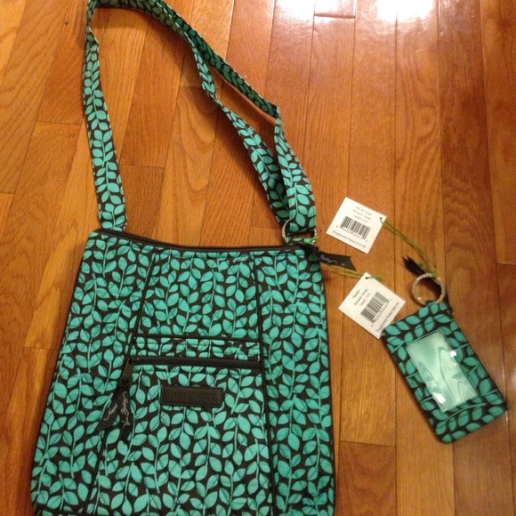 Vera Bradley Handbags - ️BRAND NEW VERA BRADLEY HIPSTER AND COIN PURSE❤️