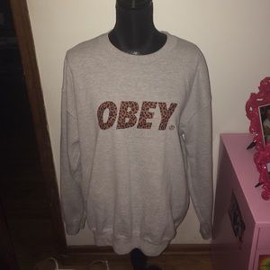 OBEY Crew Neck