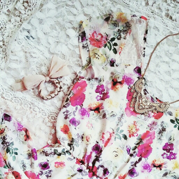 Floral High Low Lace Dress - Picture 3 of 4