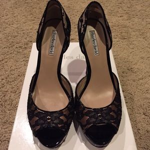 Charles David Acanthus Black and Nude Lace Pump