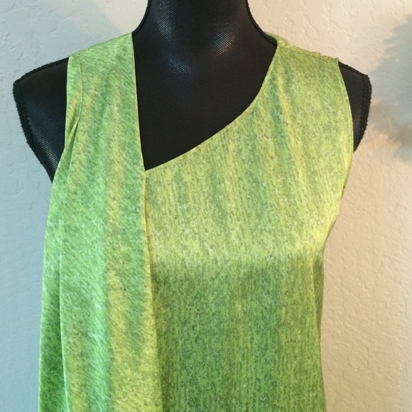 Tahari Dresses & Skirts - Green silky shift dress.