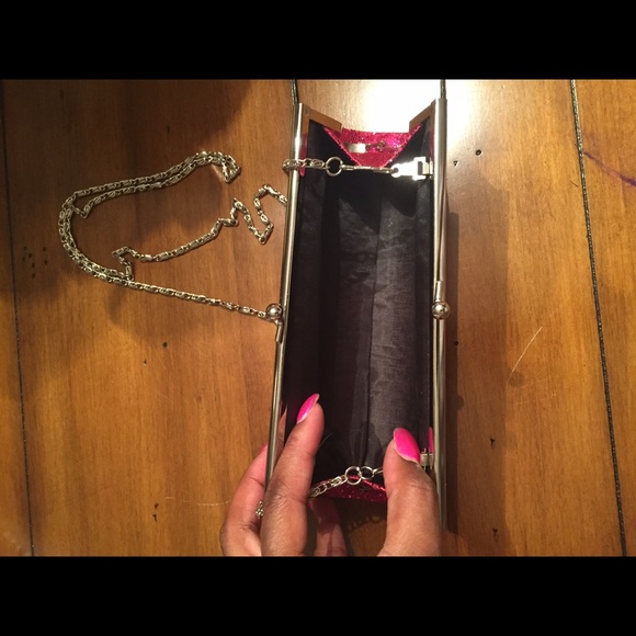 Clutch - Picture 3 of 4
