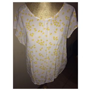 Yellow and White Apple Top!