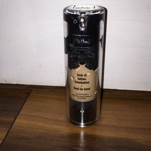 Kat Von D Lock-it Tattoo Foundation