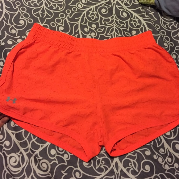 Under Armour medium EUC lined running shorts. - Picture 1 of 2