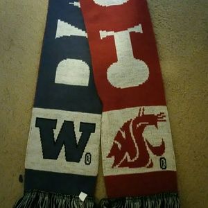 Reversible apple cup scarf