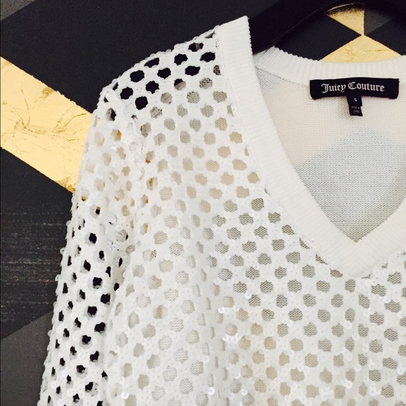 Juicy Couture
White Cropped V-neck Cricket Sweater